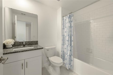 Townhouse in Land O' Lakes, Florida 3 bedrooms, 151.8 sq.m. № 1851484 - photo 16