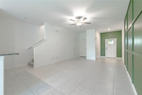 Townhouse in Land O' Lakes, Florida 3 bedrooms, 151.8 sq.m. № 1851484 - photo 3