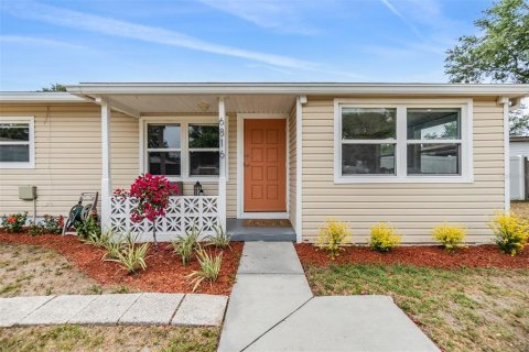 House in Saint Petersburg, Florida 2 bedrooms, 108.14 sq.m. № 1677718 - photo 2