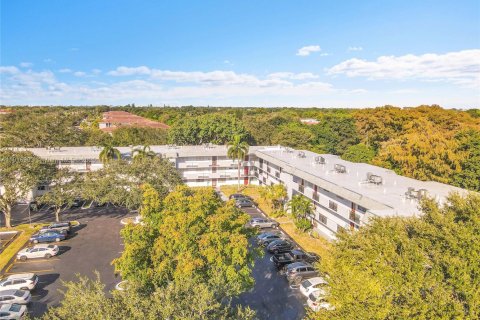 Condo in Tamarac, Florida, 1 bedroom  № 1973928 - photo 23
