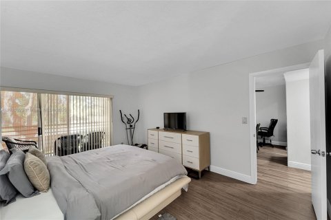 Condo in Tamarac, Florida, 1 bedroom  № 1973928 - photo 6