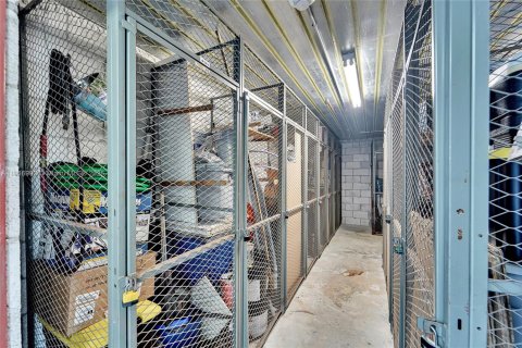 Condo in Tamarac, Florida, 1 bedroom  № 1973928 - photo 15