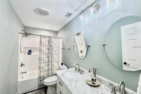 Villa ou maison à vendre à Bradenton, Floride: 3 chambres, 166.2 m2 № 2339341 - photo 16