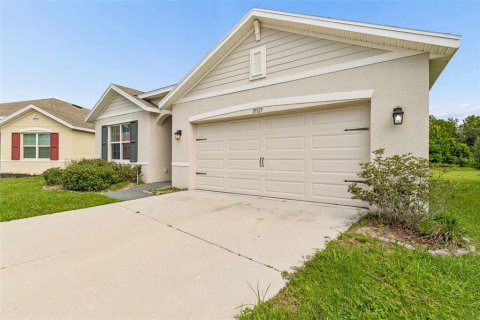 House in Zephyrhills, Florida 4 bedrooms, 171.5 sq.m. № 2095764