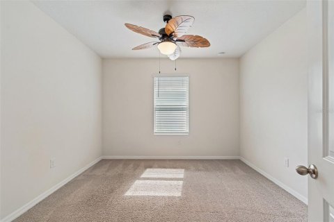 Casa en venta en Zephyrhills, Florida, 4 dormitorios, 171.5 m2 № 2095764 - foto 15