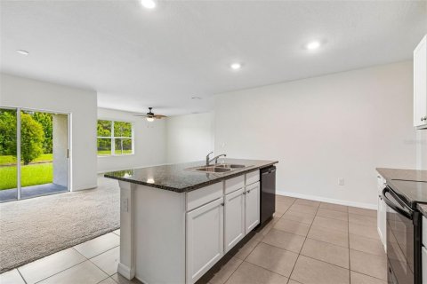 Casa en venta en Zephyrhills, Florida, 4 dormitorios, 171.5 m2 № 2095764 - foto 24