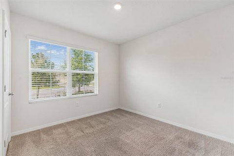 Casa en venta en Zephyrhills, Florida, 4 dormitorios, 171.5 m2 № 2095764 - foto 4