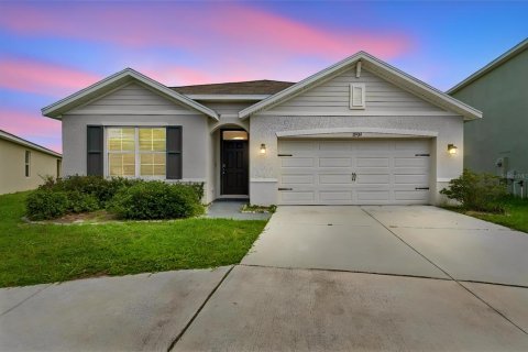 Casa en venta en Zephyrhills, Florida, 4 dormitorios, 171.5 m2 № 2095764 - foto 2