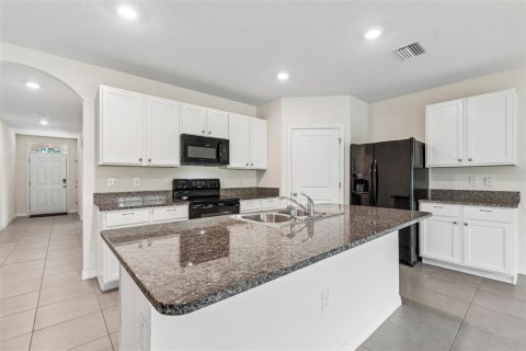 Casa en venta en Zephyrhills, Florida, 4 dormitorios, 171.5 m2 № 2095764 - foto 21