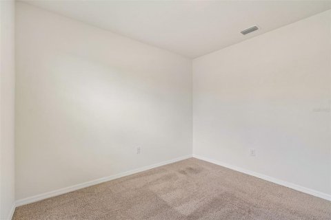 Casa en venta en Zephyrhills, Florida, 4 dormitorios, 171.5 m2 № 2095764 - foto 7