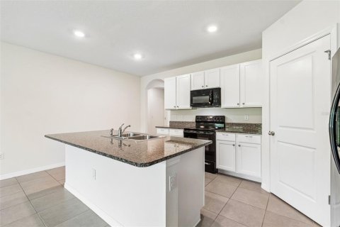Casa en venta en Zephyrhills, Florida, 4 dormitorios, 171.5 m2 № 2095764 - foto 23