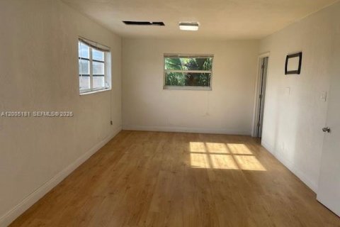 House in Dania Beach, Florida 3 bedrooms, 149.76 sq.m. № 2068791 - photo 7