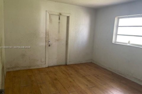 House in Dania Beach, Florida 3 bedrooms, 149.76 sq.m. № 2068791 - photo 3