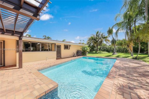 Casa en venta en Miami, Florida, 4 dormitorios, 270.53 m2 № 1887490 - foto 18