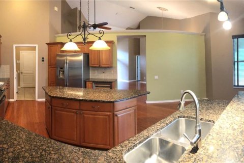 Casa en alquiler en Tampa, Florida, 4 dormitorios, 216.74 m2 № 1914552 - foto 8