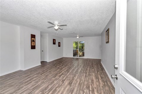 Снять в аренду виллу или дом в Белвью, Флорида 3 комнаты, 130.43м2, № 1917404 - фото 6