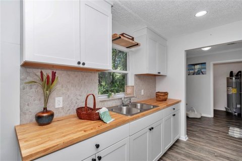 Снять в аренду виллу или дом в Белвью, Флорида 3 комнаты, 130.43м2, № 1917404 - фото 10