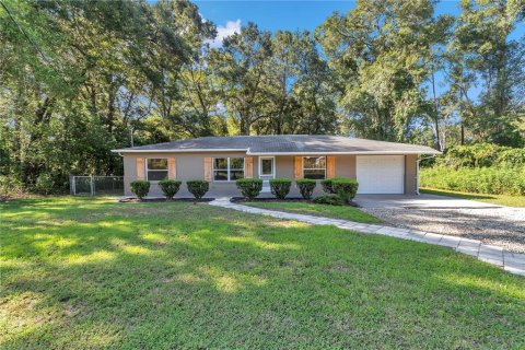 Снять в аренду виллу или дом в Белвью, Флорида 3 комнаты, 130.43м2, № 1917404 - фото 1