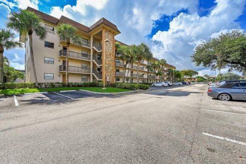 Condo in Tamarac, Florida, 2 bedrooms  № 2193918
