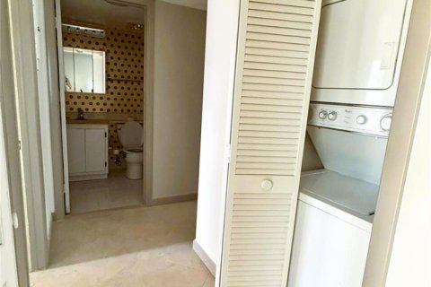 Condo in Tamarac, Florida, 2 bedrooms  № 2193918 - photo 14