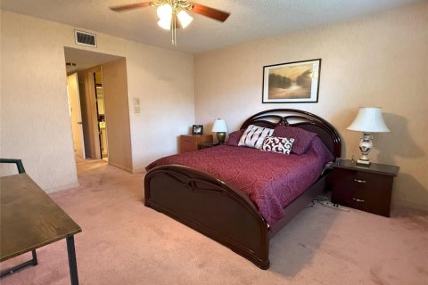 Condo in Tamarac, Florida, 2 bedrooms  № 2193918 - photo 9
