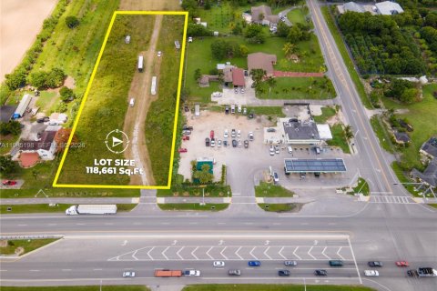 Коммерческая недвижимость в Хомстед, Флорида № 2050759