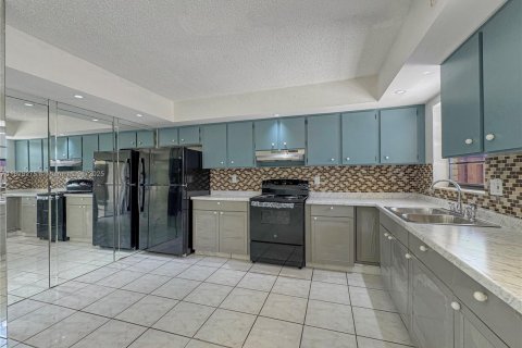 Купить кондоминиум в Норт-Лодердейл, Флорида 2 спальни, 142.14м2, № 1957888 - фото 7