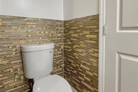 Купить кондоминиум в Норт-Лодердейл, Флорида 2 спальни, 142.14м2, № 1957888 - фото 9