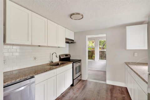 Duplex à vendre à Orlando, Floride: 3 chambres, 141.03 m2 № 2291055 - photo 6
