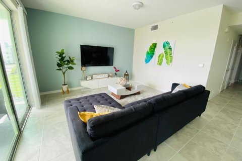 Condo in Kissimmee, Florida, 2 bedrooms  № 1720751 - photo 11