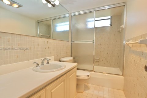 Copropriété à vendre à Aventura, Floride: 2 chambres, 95.41 m2 № 1790274 - photo 27