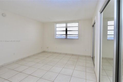 Copropriété à vendre à Aventura, Floride: 2 chambres, 95.41 m2 № 1790274 - photo 20