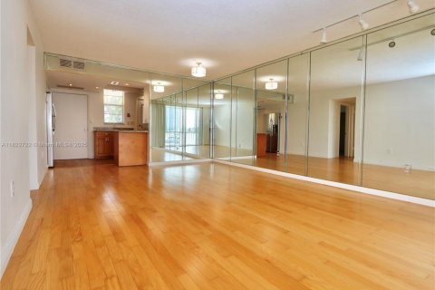 Copropriété à vendre à Aventura, Floride: 2 chambres, 95.41 m2 № 1790274 - photo 9