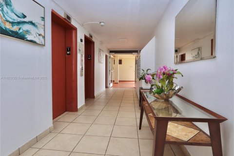 Copropriété à vendre à Aventura, Floride: 2 chambres, 95.41 m2 № 1790274 - photo 29