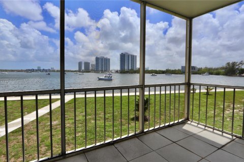 Copropriété à vendre à Aventura, Floride: 2 chambres, 95.41 m2 № 1790274 - photo 4