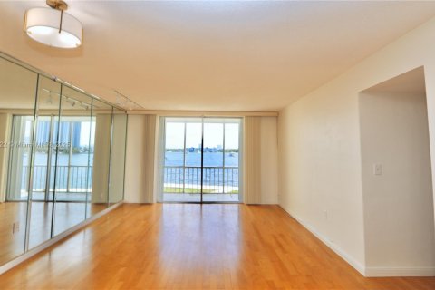 Copropriété à vendre à Aventura, Floride: 2 chambres, 95.41 m2 № 1790274 - photo 7