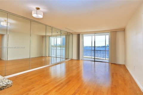 Copropriété à vendre à Aventura, Floride: 2 chambres, 95.41 m2 № 1790274 - photo 6