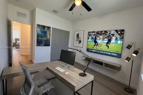 Снять в аренду таунхаус в Хомстед, Флорида 3 спальни, 169.73м2, № 2022013 - фото 20