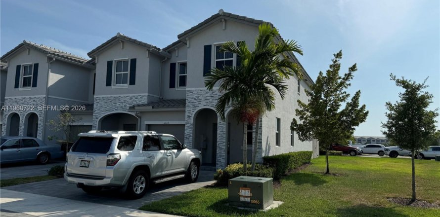 Adosado en Homestead, Florida 3 dormitorios, 169.73 m2 № 2022013
