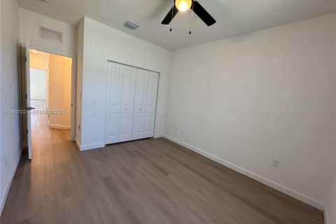 Снять в аренду таунхаус в Хомстед, Флорида 3 спальни, 169.73м2, № 2022013 - фото 21