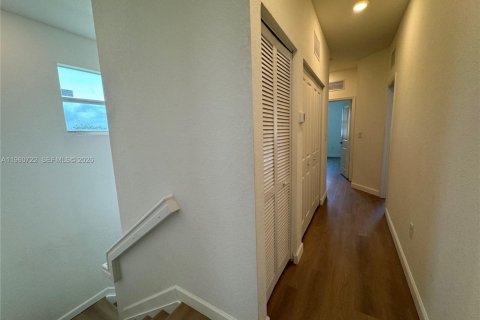 Adosado en alquiler en Homestead, Florida, 3 dormitorios, 169.73 m2 № 2022013 - foto 9