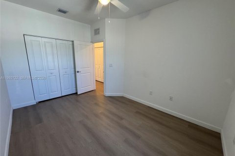 Снять в аренду таунхаус в Хомстед, Флорида 3 спальни, 169.73м2, № 2022013 - фото 25