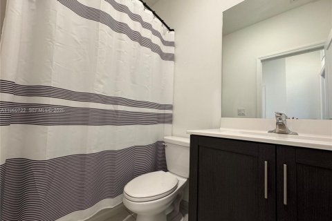 Снять в аренду таунхаус в Хомстед, Флорида 3 спальни, 169.73м2, № 2022013 - фото 23