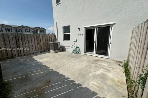 Adosado en alquiler en Homestead, Florida, 3 dormitorios, 169.73 m2 № 2022013 - foto 7