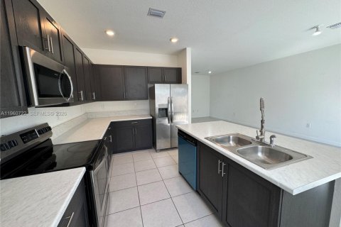 Adosado en alquiler en Homestead, Florida, 3 dormitorios, 169.73 m2 № 2022013 - foto 4