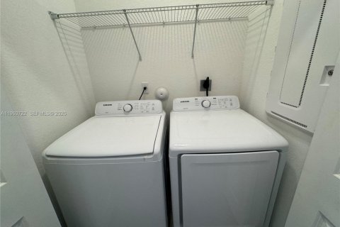 Adosado en alquiler en Homestead, Florida, 3 dormitorios, 169.73 m2 № 2022013 - foto 10