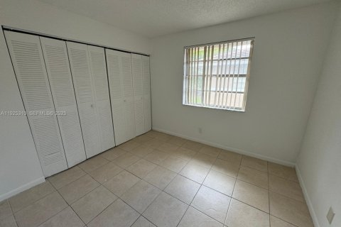 Купить кондоминиум в Корал-Спрингс, Флорида 2 спальни, № 2039087 - фото 11