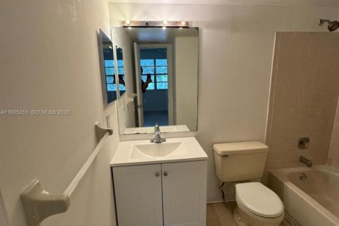 Купить кондоминиум в Корал-Спрингс, Флорида 2 спальни, № 2039087 - фото 13