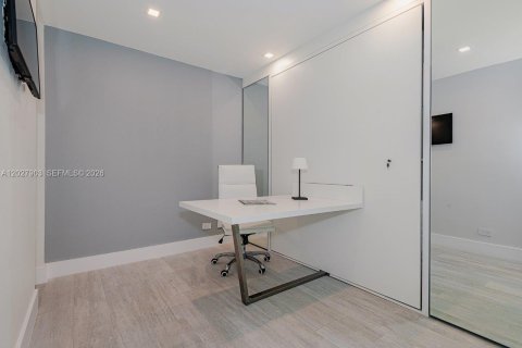 Снять в аренду кондоминиум в Майами-Бич, Флорида 2 спальни, 89.19м2, № 2077584 - фото 7