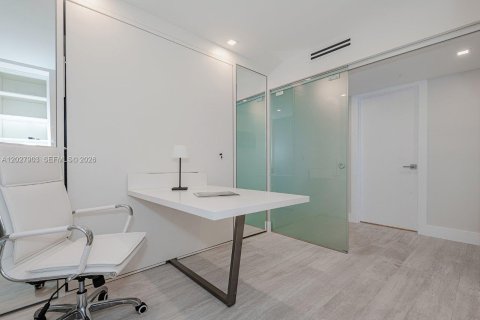 Снять в аренду кондоминиум в Майами-Бич, Флорида 2 спальни, 89.19м2, № 2077584 - фото 21